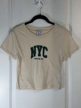 Love Streak NYC New York City Chenille Patch Cropped Baby Tee